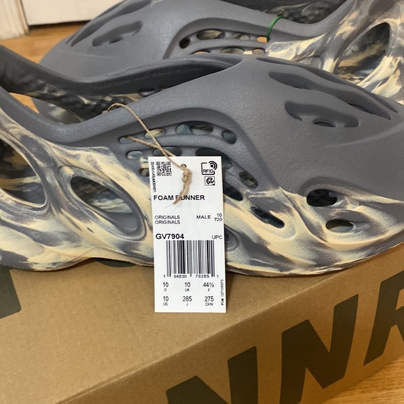 New in Box Stock X Adidas YZY Foam Runner Men’s size 10 - Picture 8 of 8